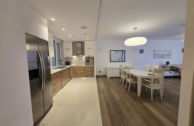 Location d’un appartement spacieux de 3 pièces, 126 m², au centre de Belgrade, Serbie
